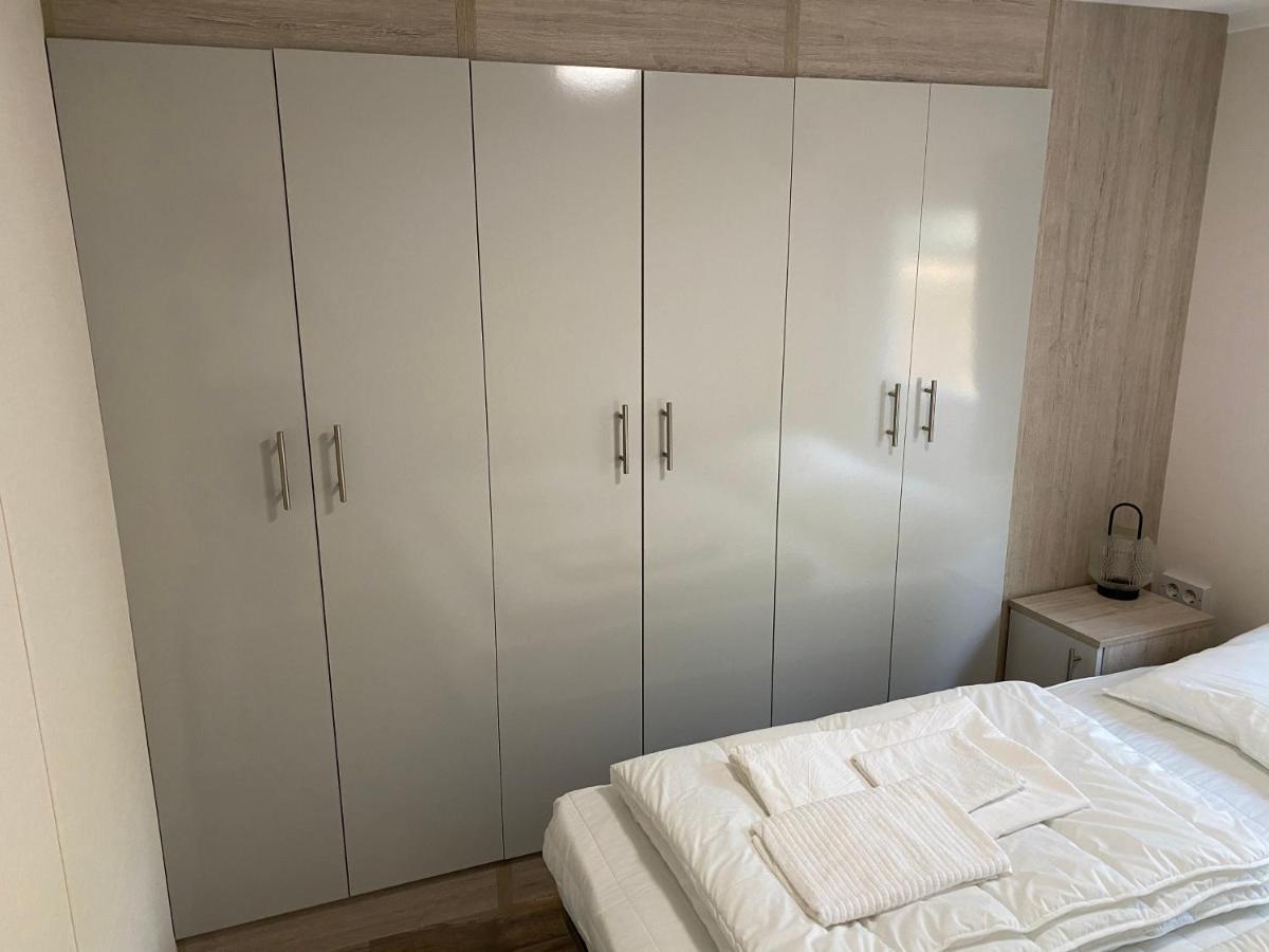 הונדרלו Chalet In De Veluwse Bossen מראה חיצוני תמונה